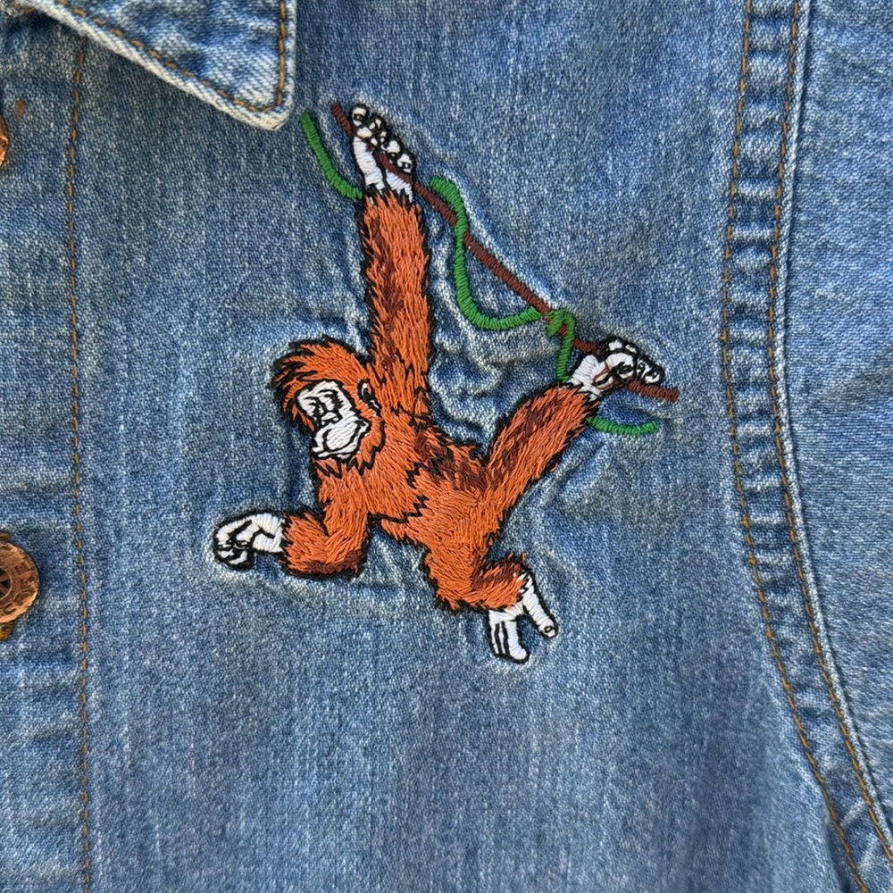Rare vintage cotton rainforest cafe denim embroidered jumper 12 months